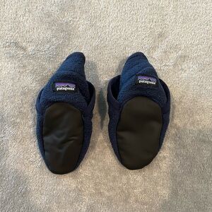 EUC 0-3M Patagonia Baby Synchilla Fleece Booties in Navy